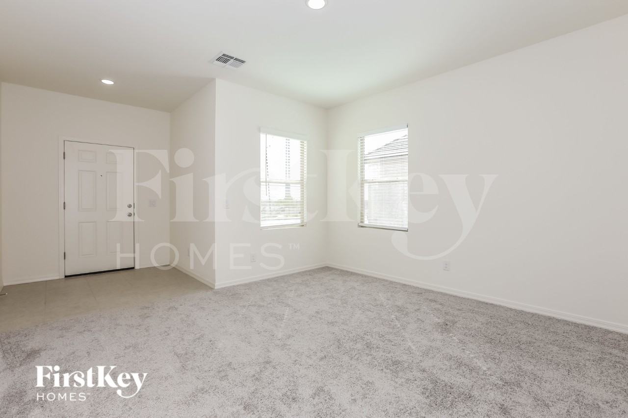 3102 E Miner Dr - Photo 2 of 16