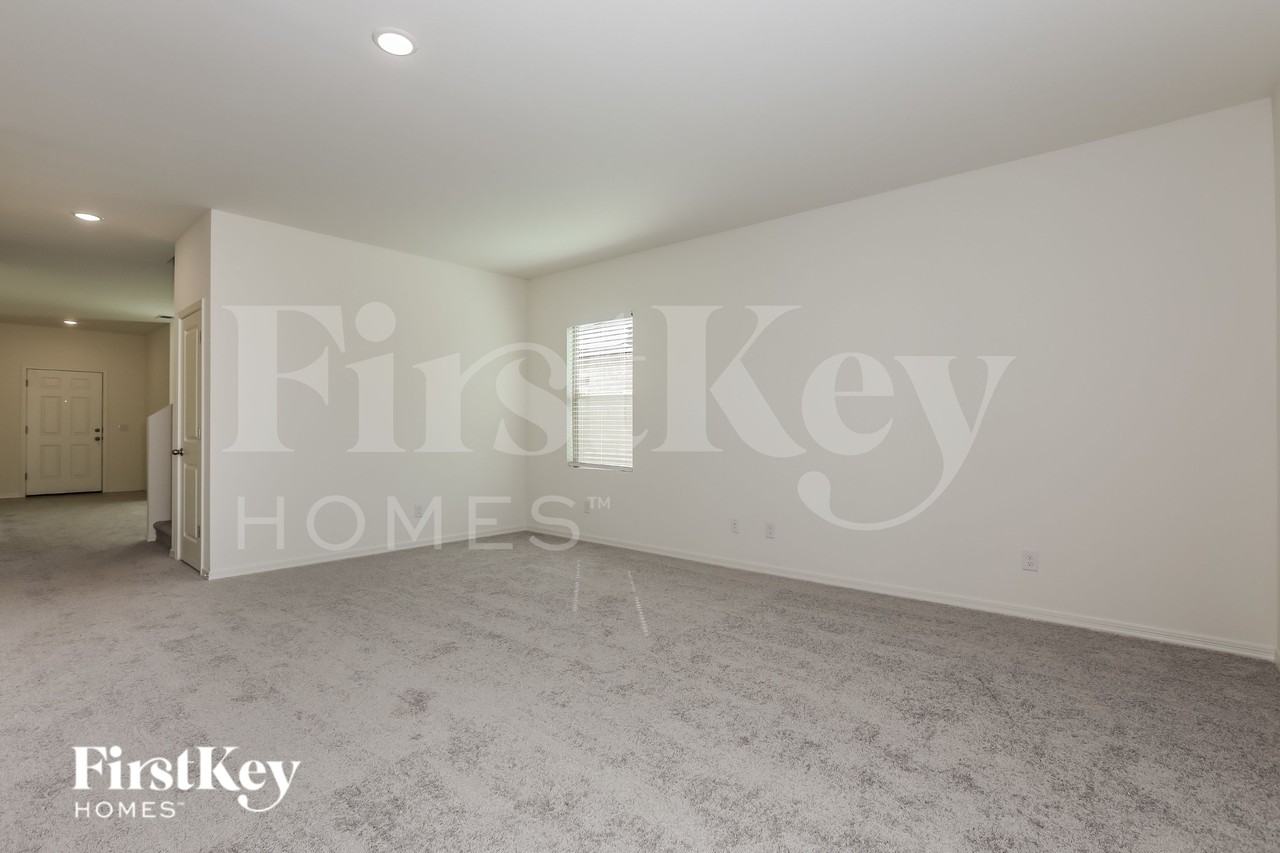 3102 E Miner Dr - Photo 4 of 16