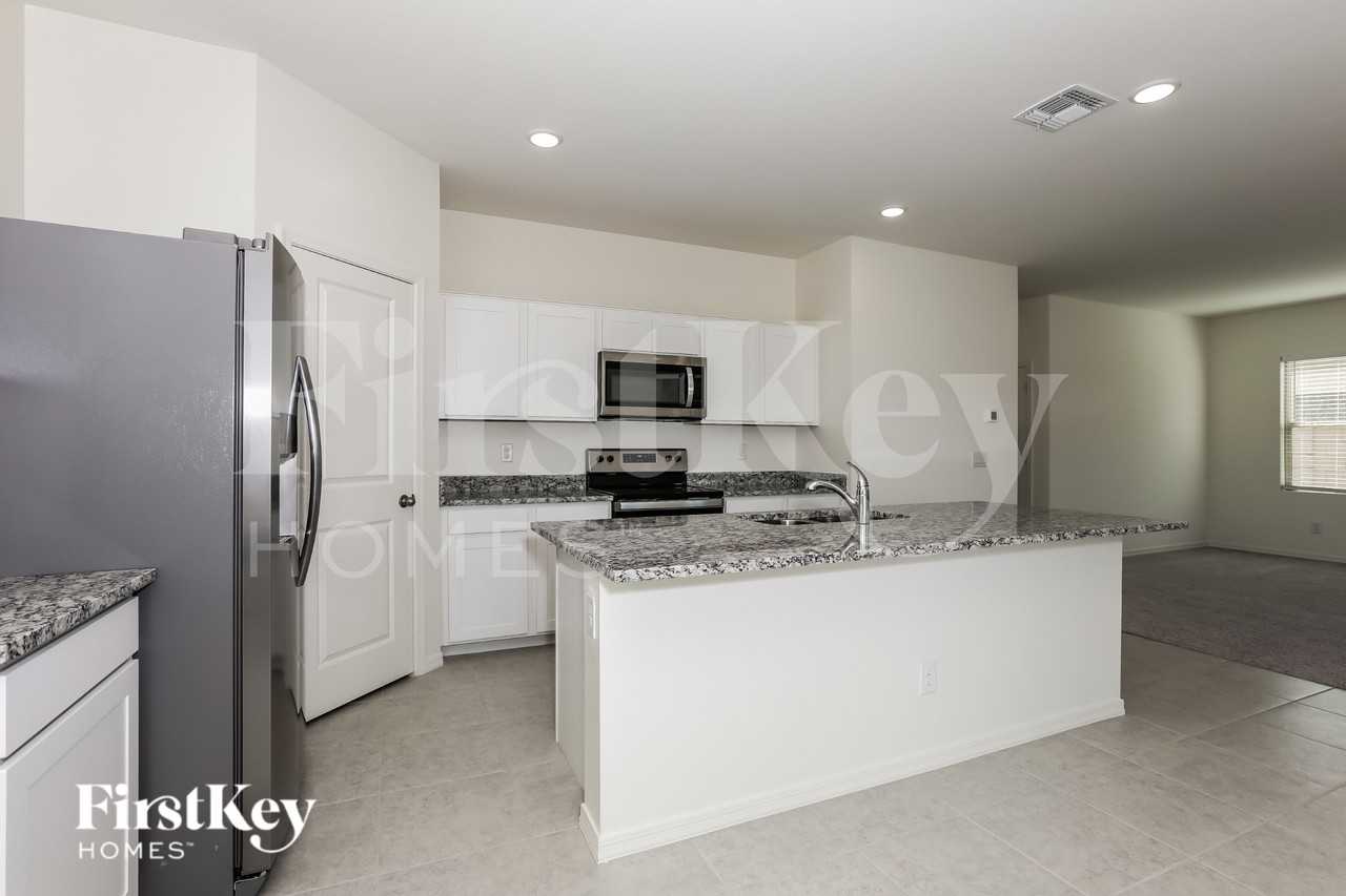 3102 E Miner Dr - Photo 6 of 16