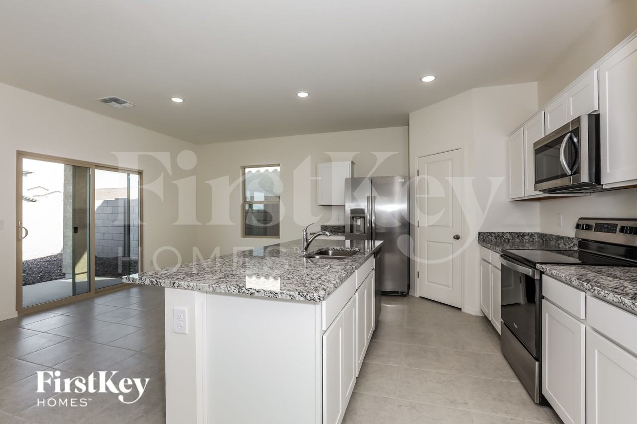 3102 E Miner Dr - Photo 7 of 16