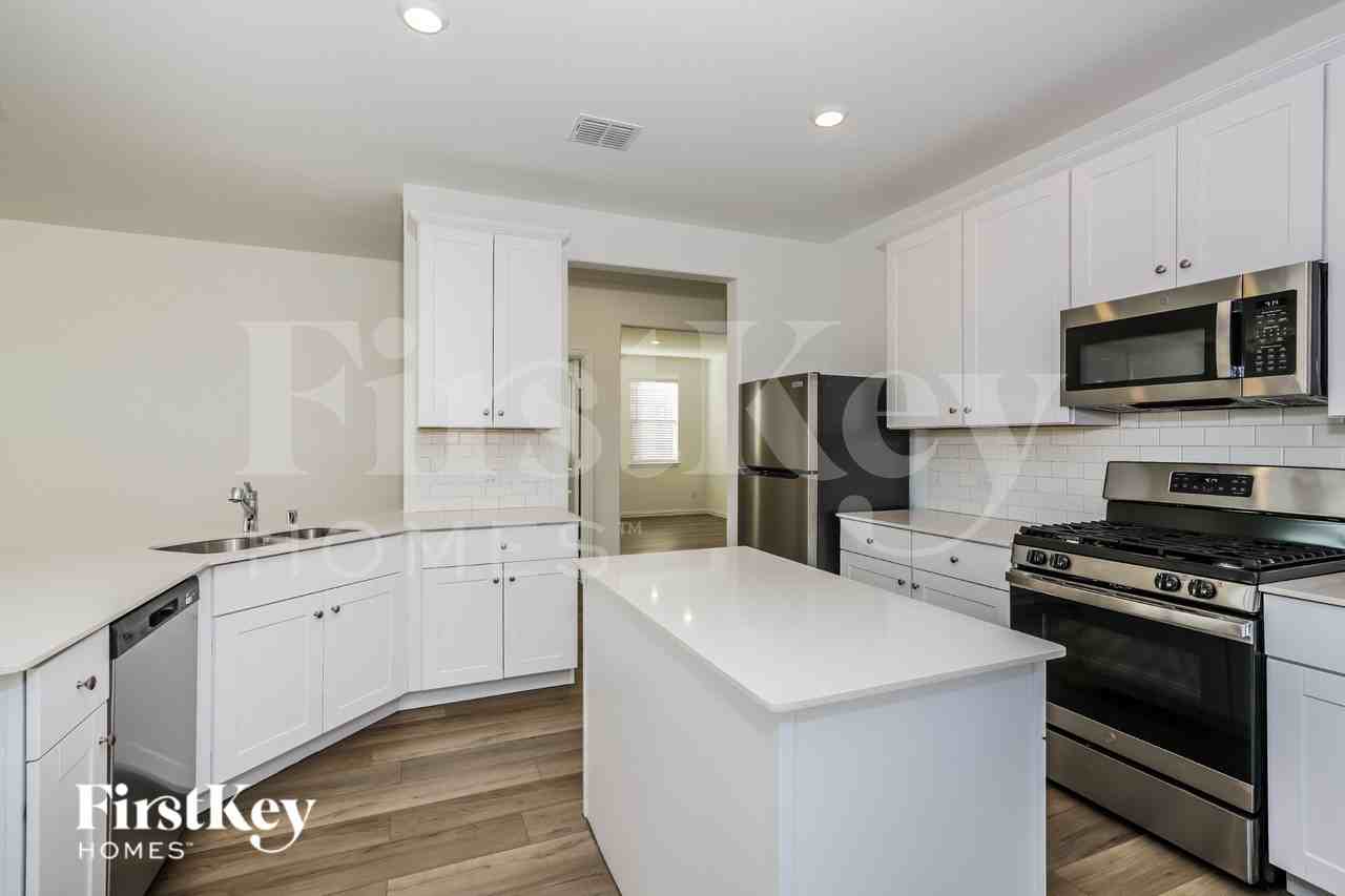 929 High Noon Dr - Photo 5 of 16