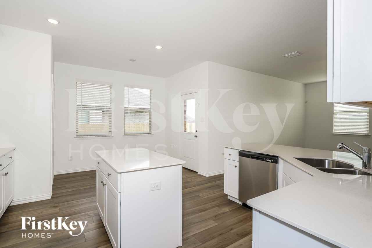 929 High Noon Dr - Photo 6 of 16