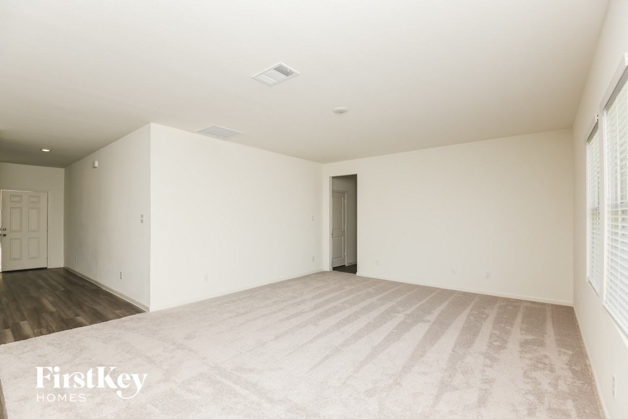 8356 Hawkview Dr - Photo 2 of 16