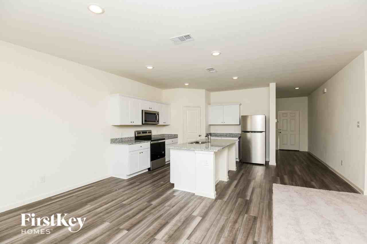 8356 Hawkview Dr - Photo 5 of 16