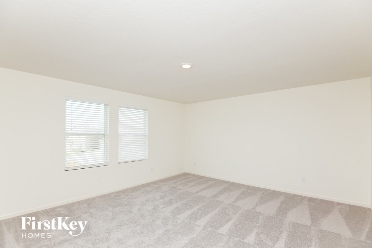 8356 Hawkview Dr - Photo 7 of 16