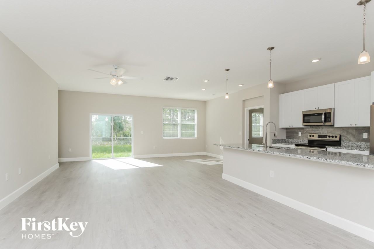 542 Reading St Se - Photo 3 of 16