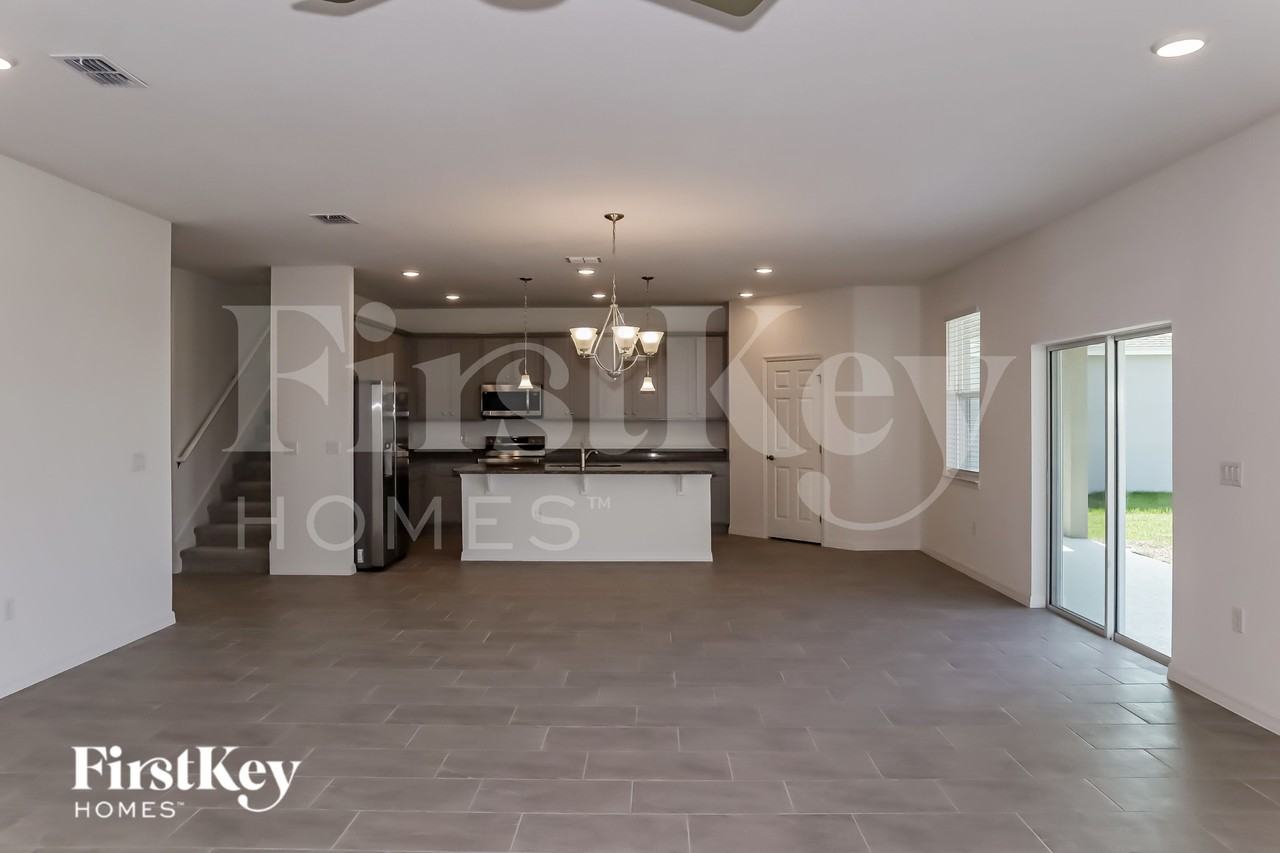 1221 Spokane Pt - Photo 4 of 15