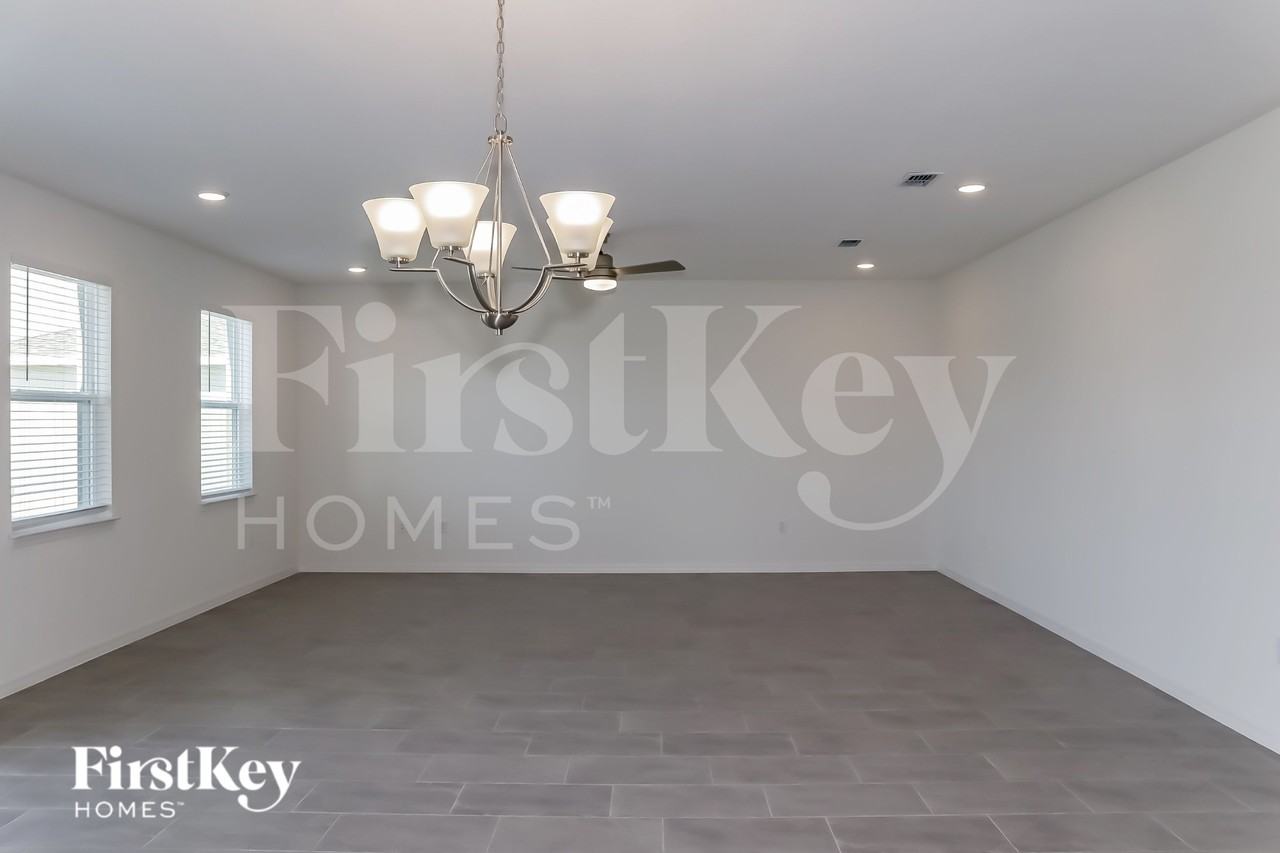 1221 Spokane Pt - Photo 5 of 15