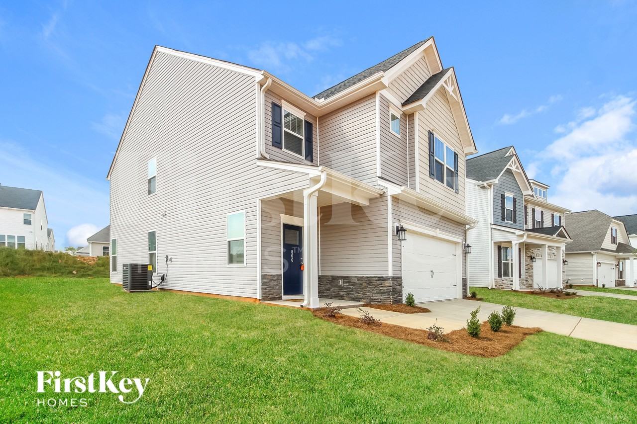 806 Birchcrest Way - Photo 2 of 15