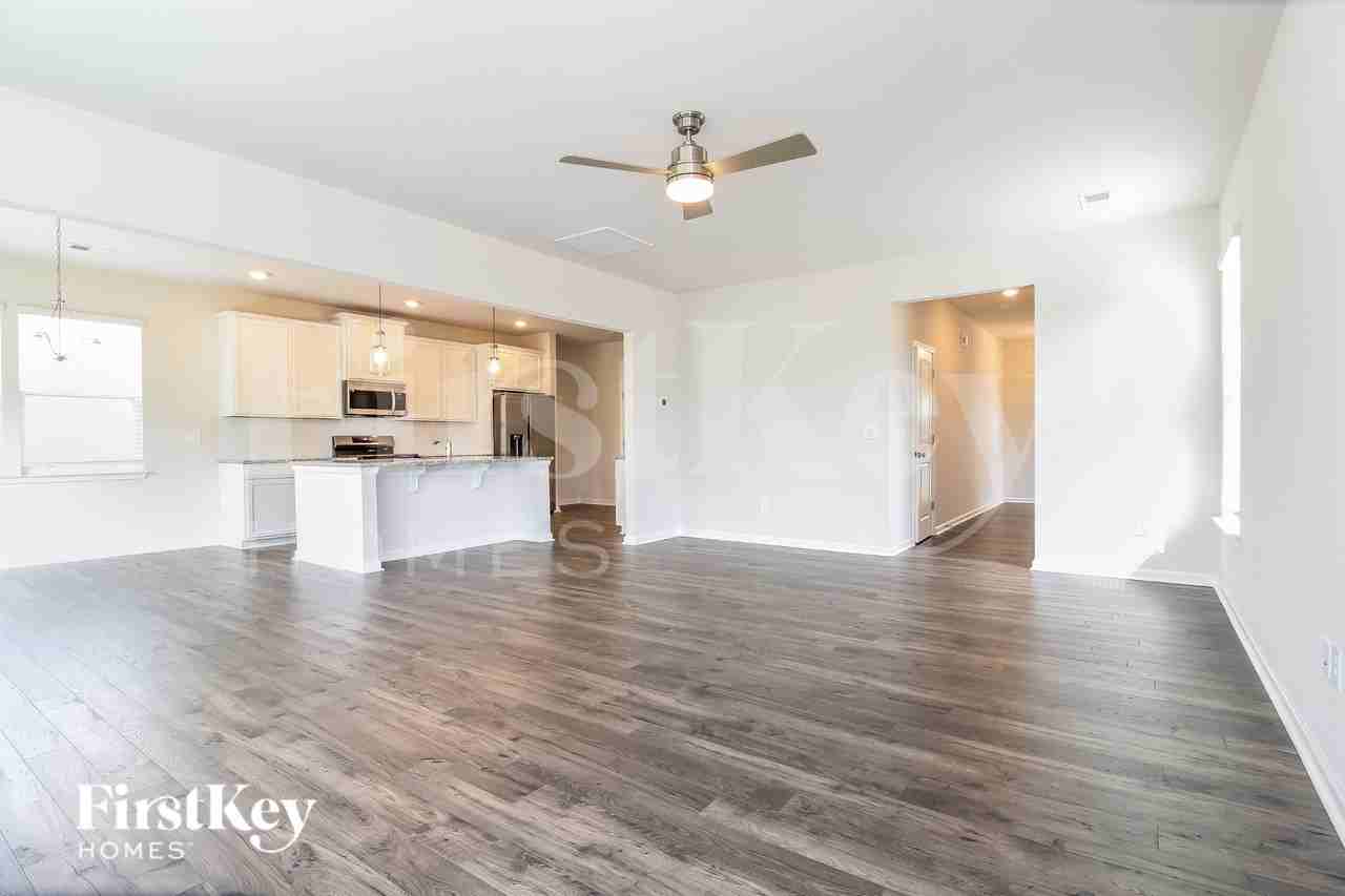 806 Birchcrest Way - Photo 3 of 15