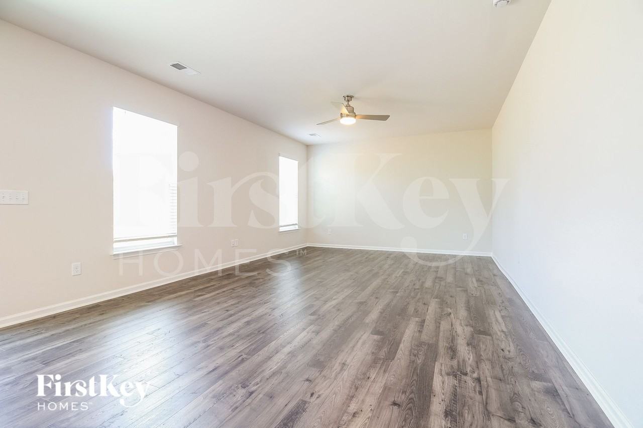 804 Birchcrest Way - Photo 3 of 16