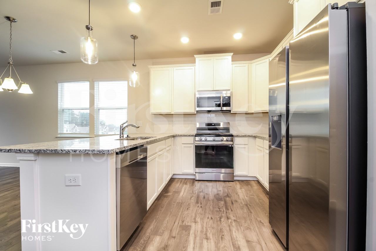 8 Ramblehurst Rd - Photo 5 of 19