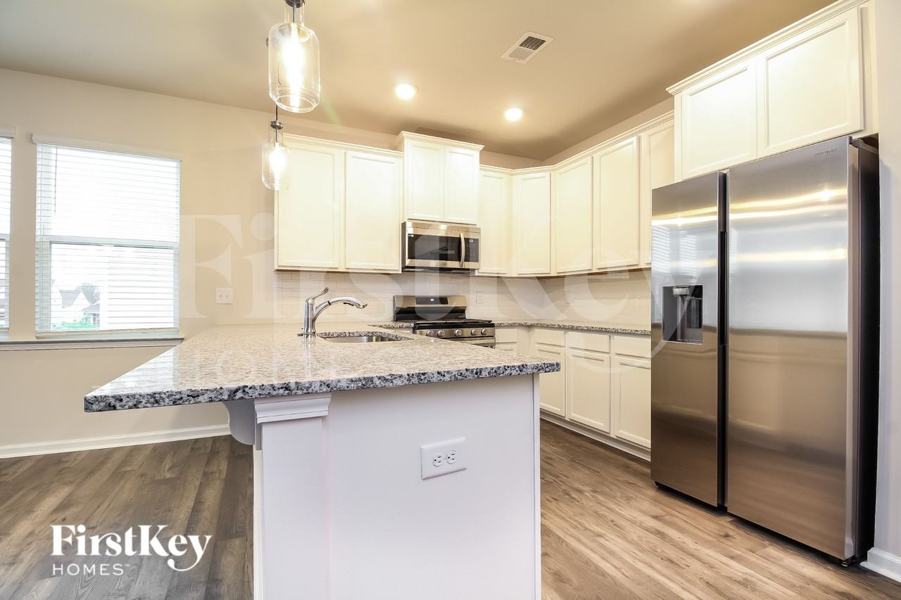 8 Ramblehurst Rd - Photo 6 of 19