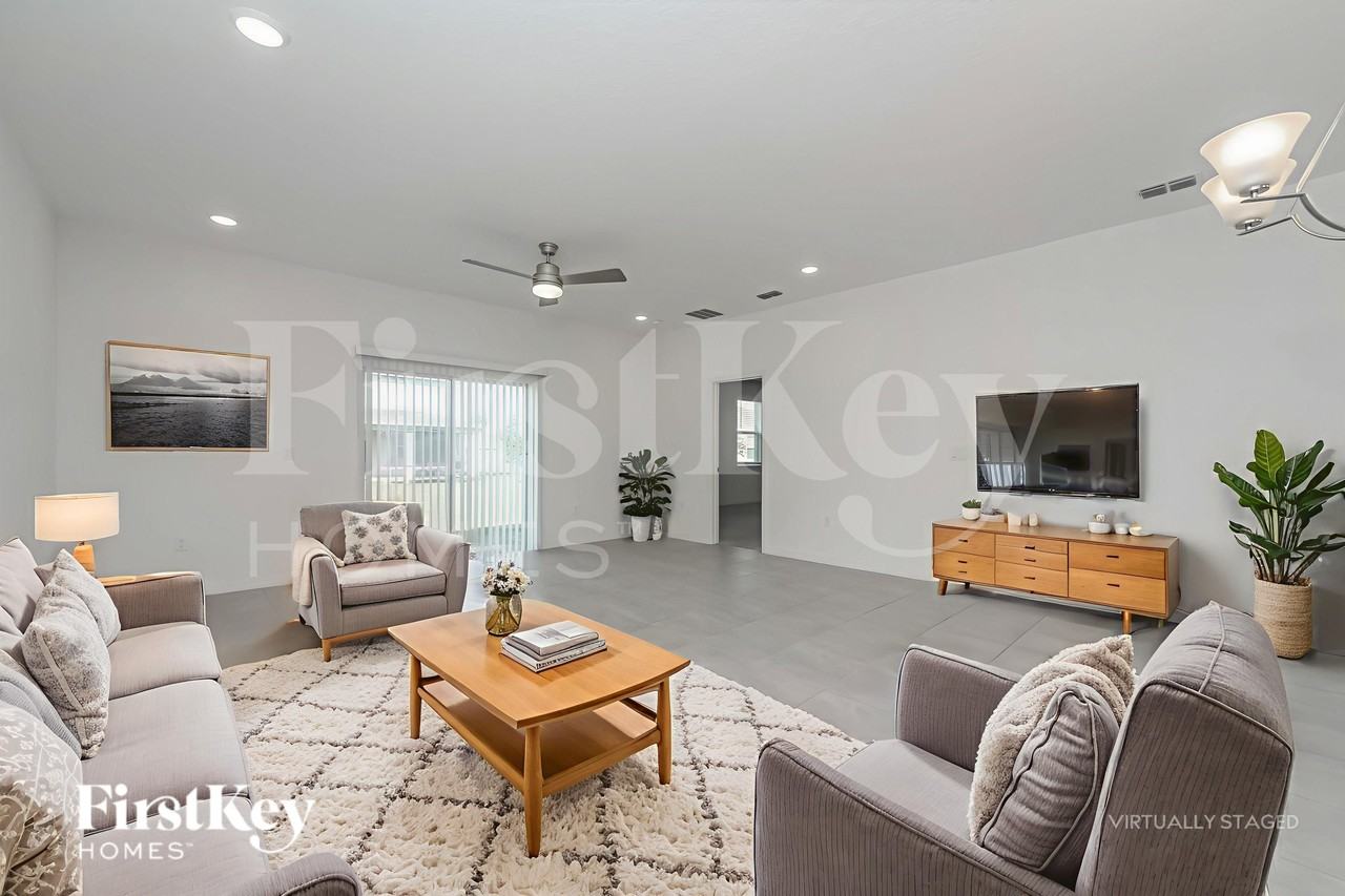 1246 Ponca Rd - Photo 3 of 19