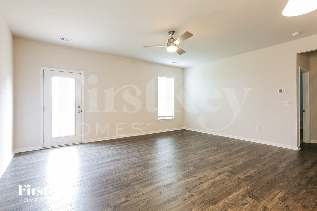 427 Stonefence Dr - Photo 3 of 16