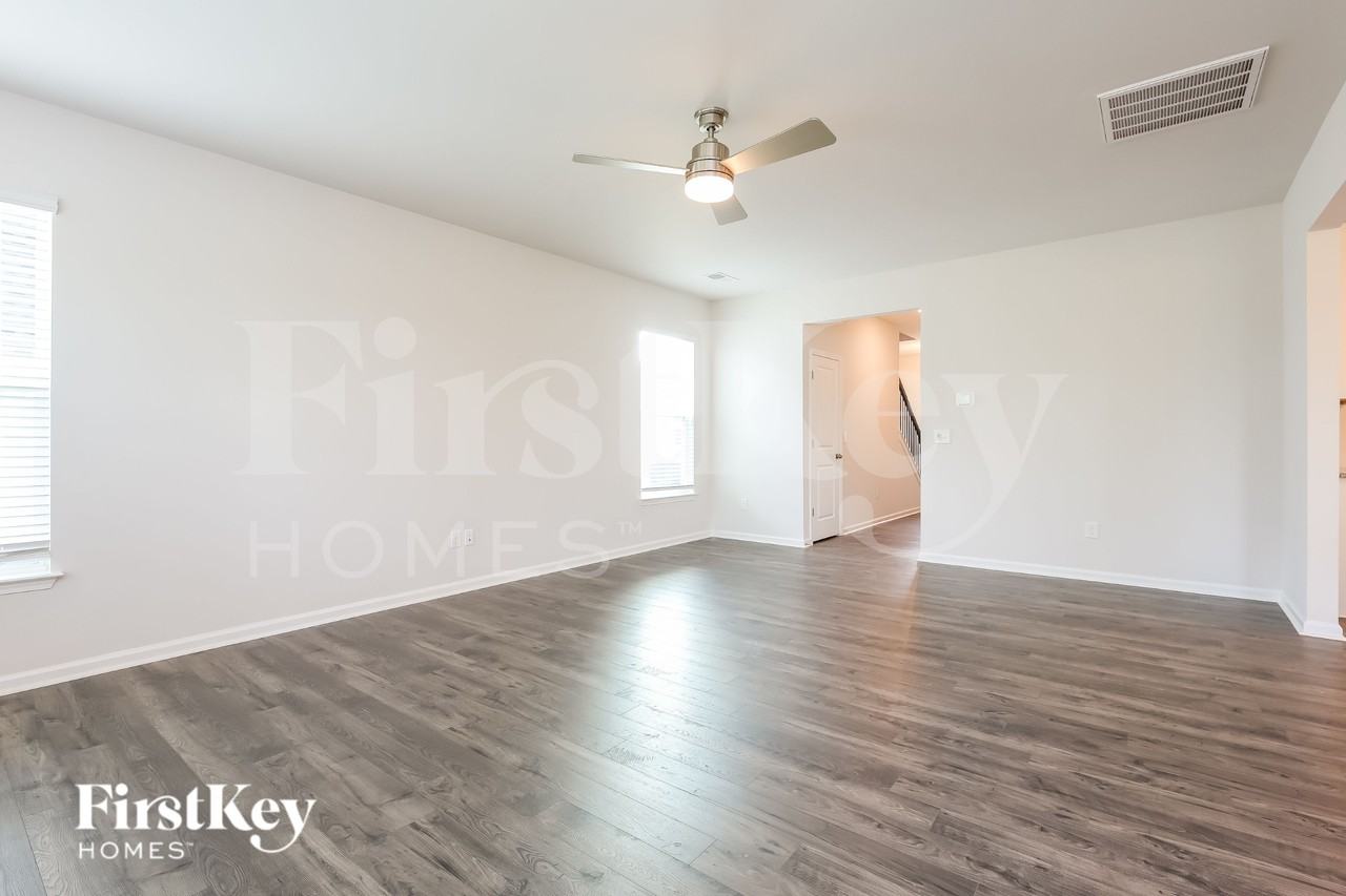 408 Stonefence Dr - Photo 4 of 16