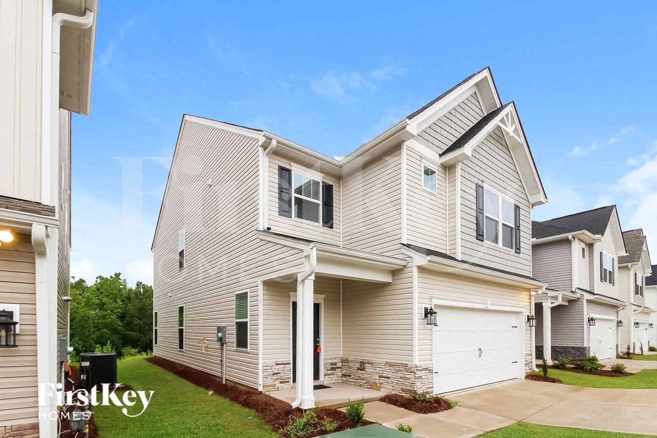 716 Ridgemoor Trl - Photo 2 of 16