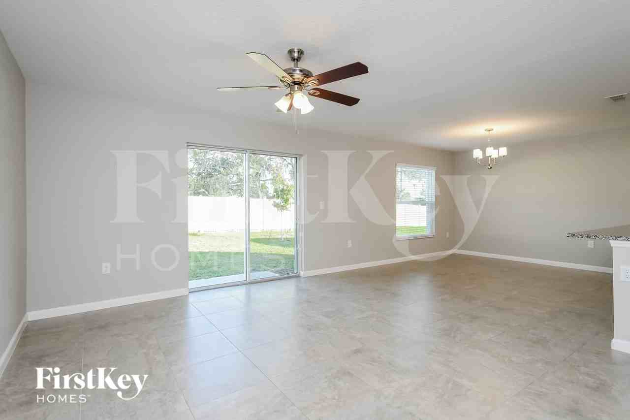 421 Earheart Dr - Photo 4 of 16