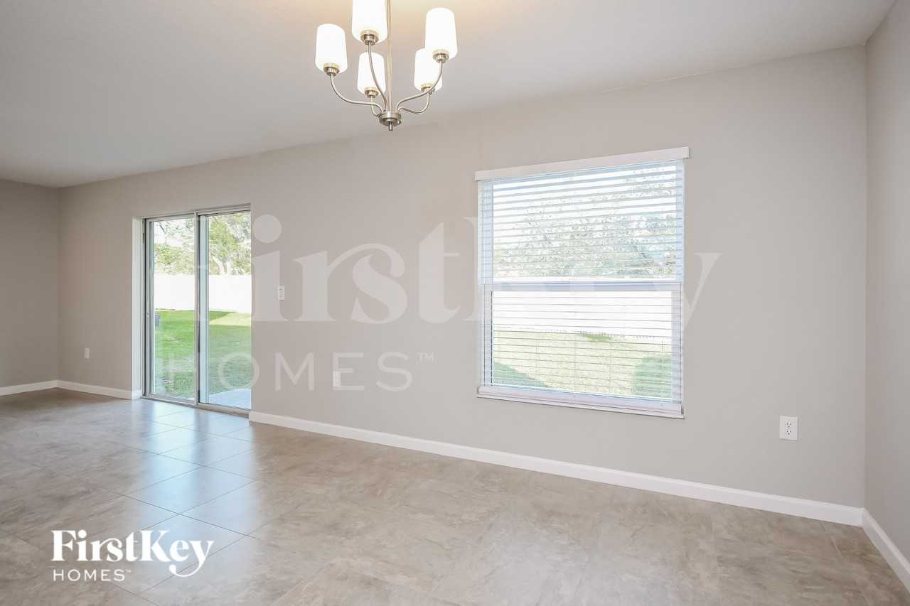 421 Earheart Dr - Photo 5 of 16