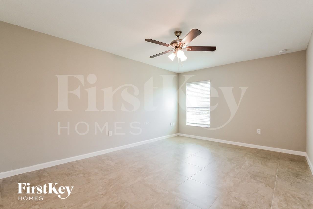 208 Southern Breeze Loop - Photo 7 of 16