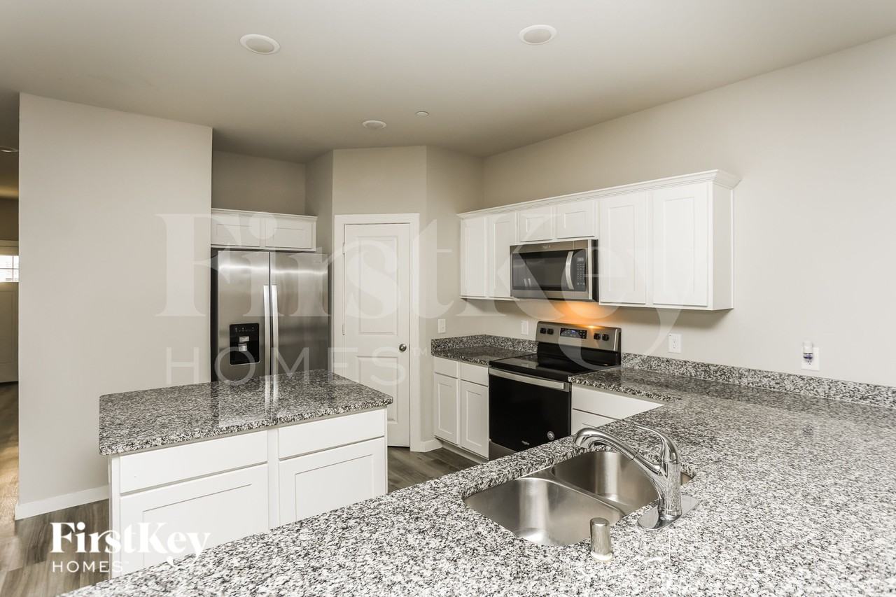 616 Ava Trl - Photo 4 of 16