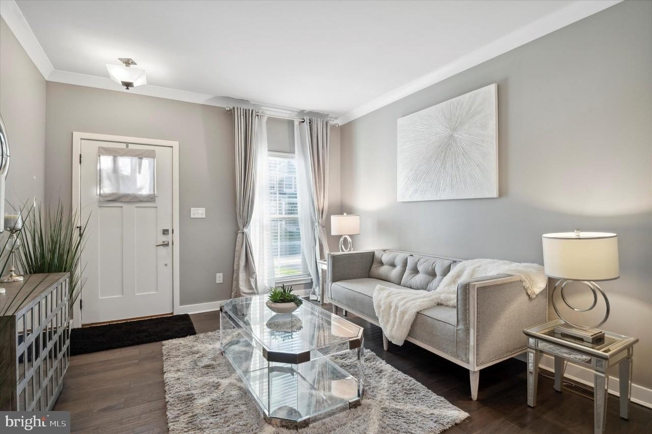 1215 Benjamin Drive - Photo 3 of 27