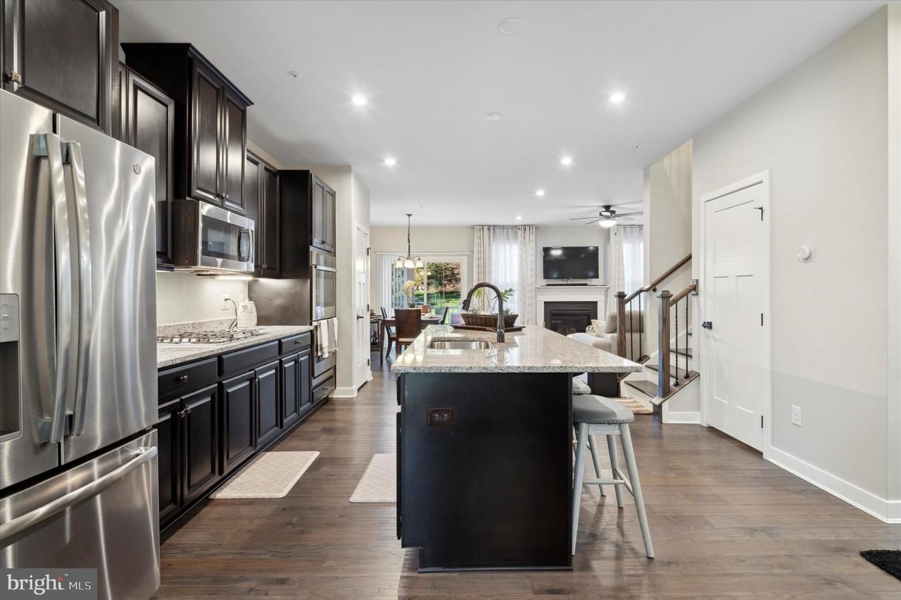 1215 Benjamin Drive - Photo 4 of 27