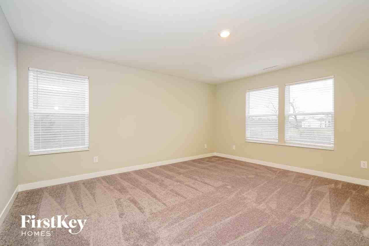 3656 Locust Dr - Photo 6 of 15