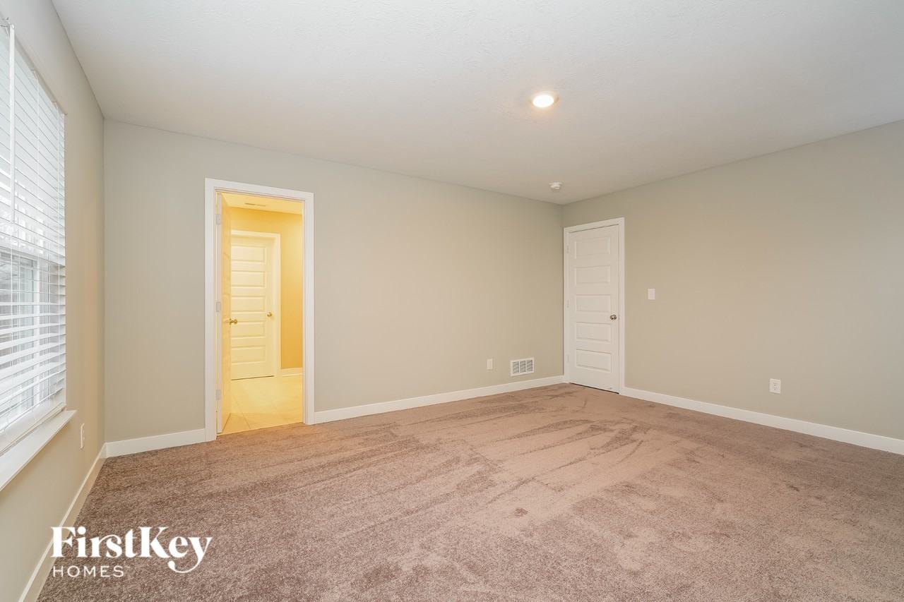 3656 Locust Dr - Photo 7 of 15