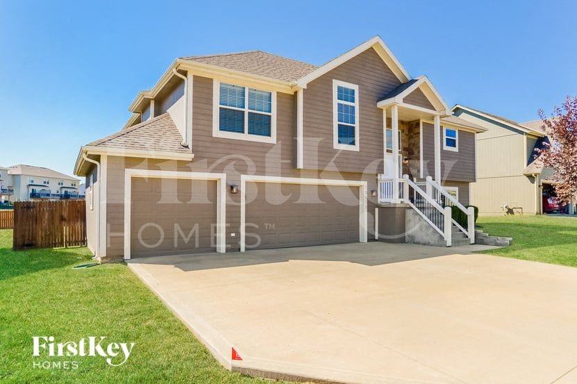 10511 Augusta Dr - Photo 2 of 15