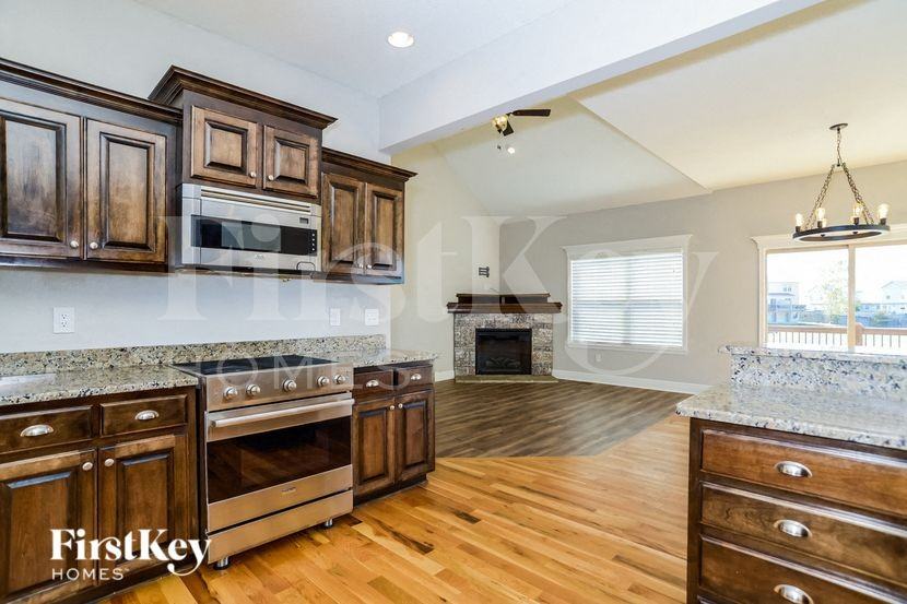 10511 Augusta Dr - Photo 7 of 15