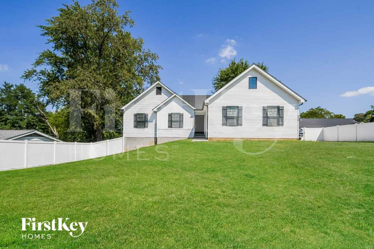 2220 Tenbrook Rd - Photo 2 of 18