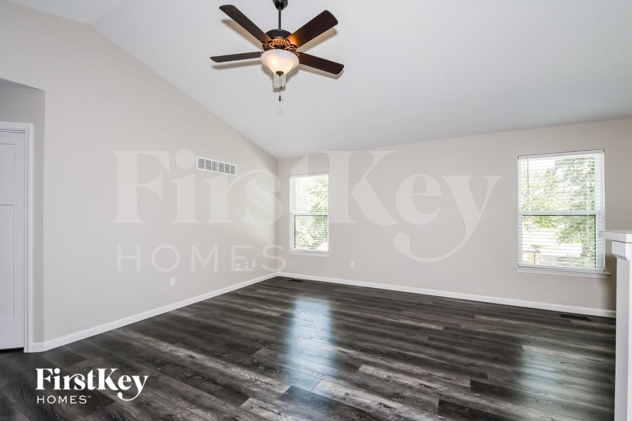 2220 Tenbrook Rd - Photo 3 of 18