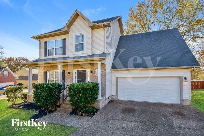 811 Royal Oaks Dr - Photo 2 of 15