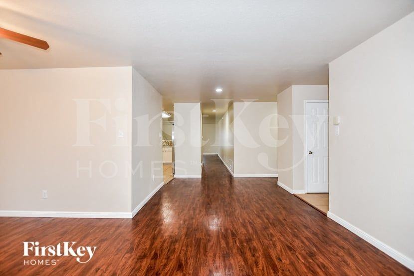 12325 Arbor Lake Road - Photo 3 of 15