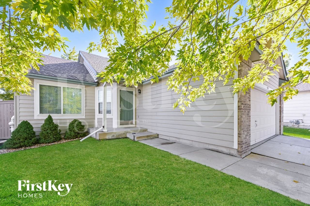 3373 Holly Hock Ct - Photo 2 of 15