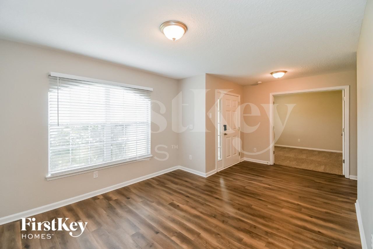 11910 Pikeville Ct - Photo 5 of 15