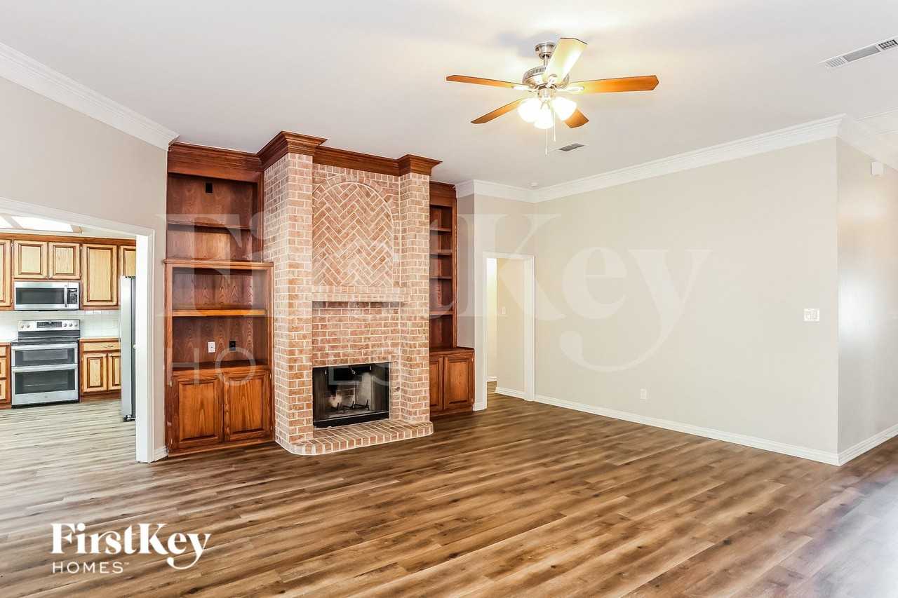 2513 Elliott Ave - Photo 2 of 15