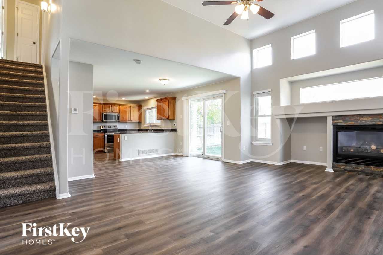 4059 S Shawnee St - Photo 3 of 15