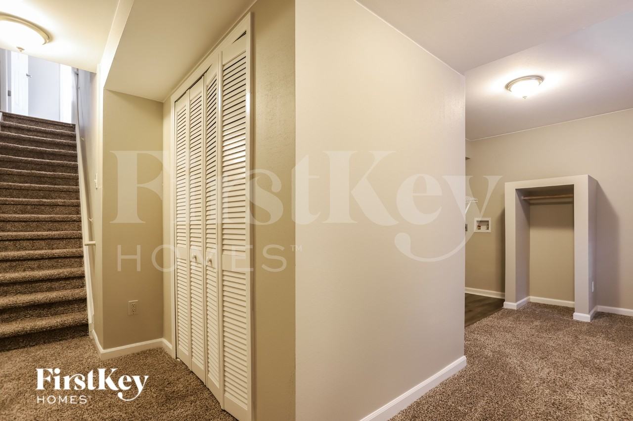 4059 S Shawnee St - Photo 7 of 15