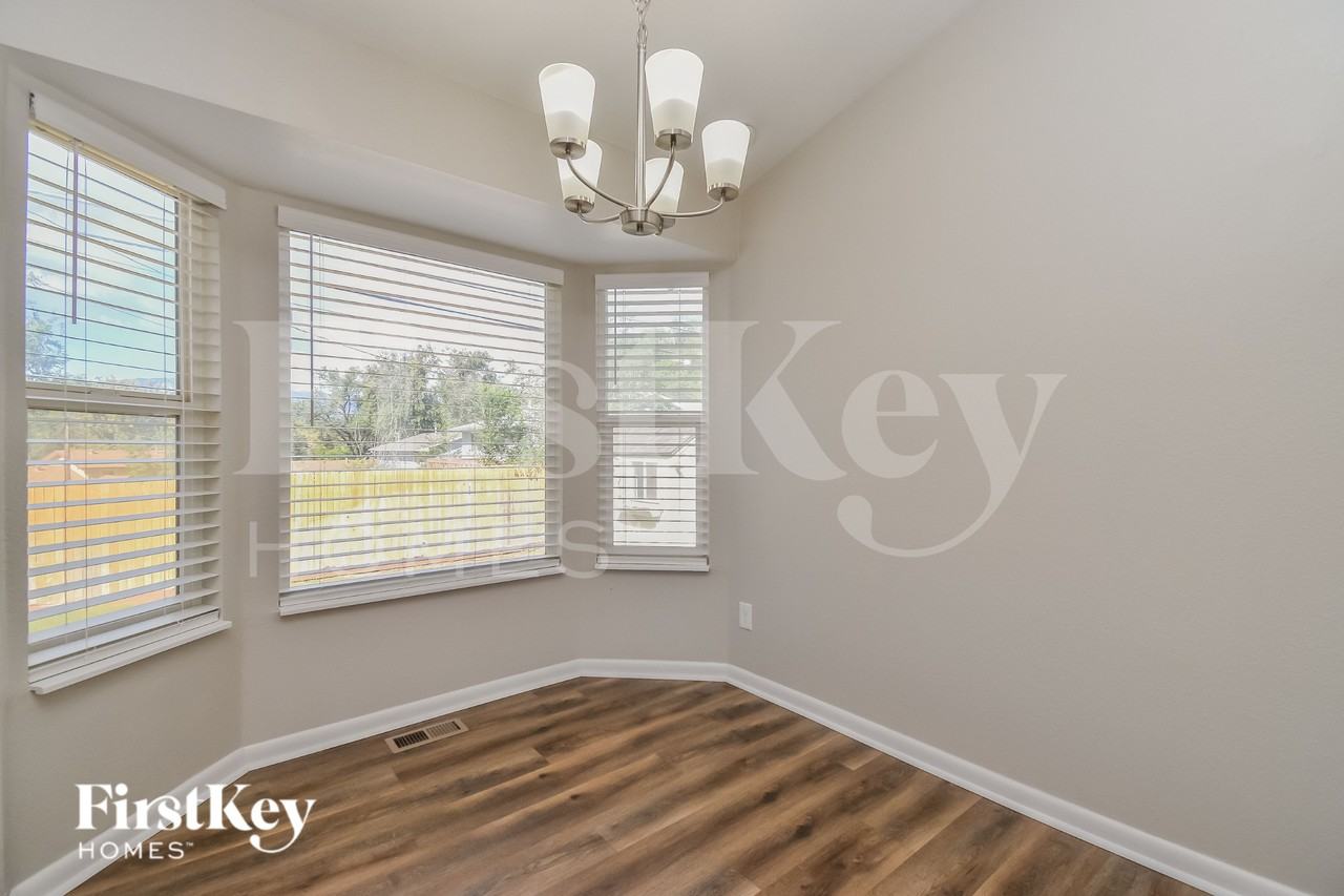 6216 Gossamer Street - Photo 4 of 15