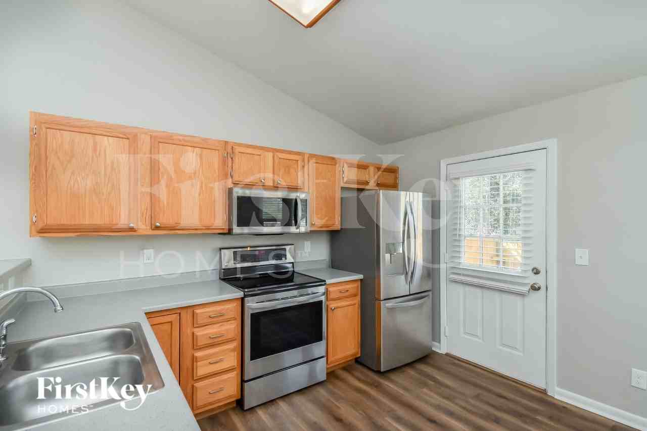 6216 Gossamer Street - Photo 5 of 15