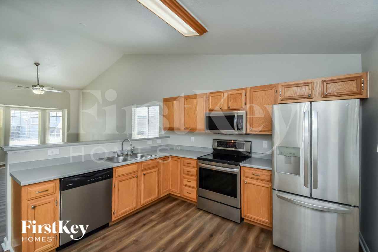 6216 Gossamer Street - Photo 6 of 15