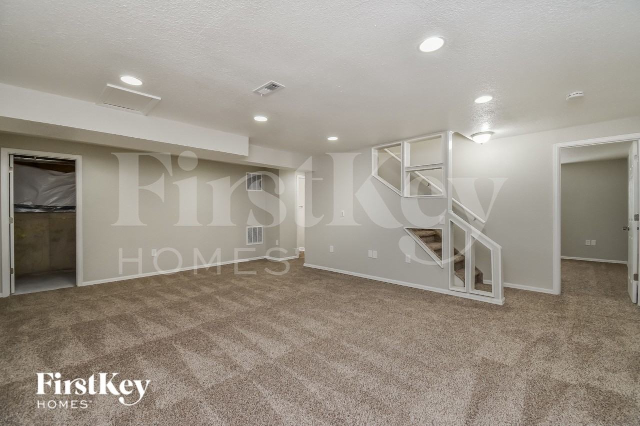 6216 Gossamer Street - Photo 7 of 15