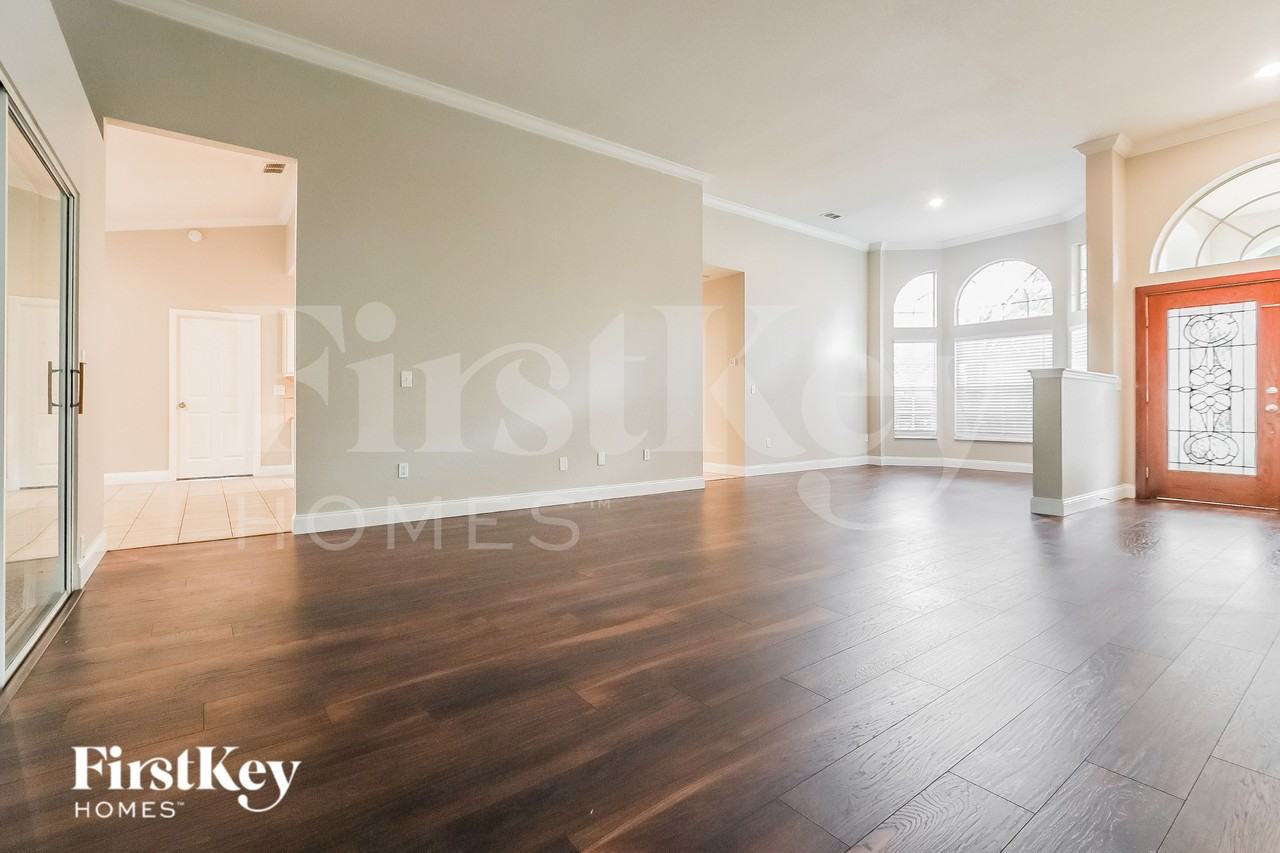 3304 Milton Place - Photo 2 of 15