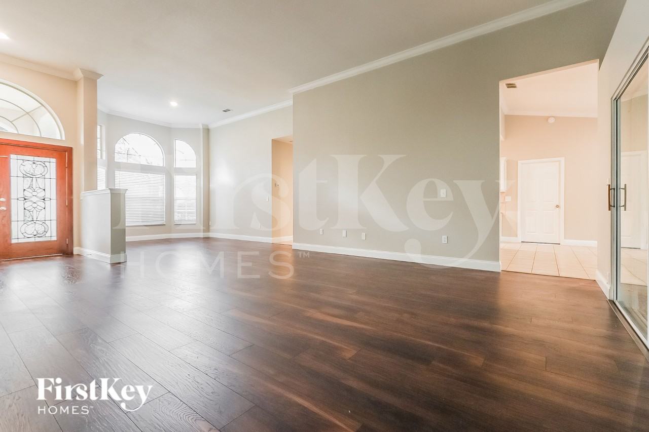 3304 Milton Place - Photo 4 of 15