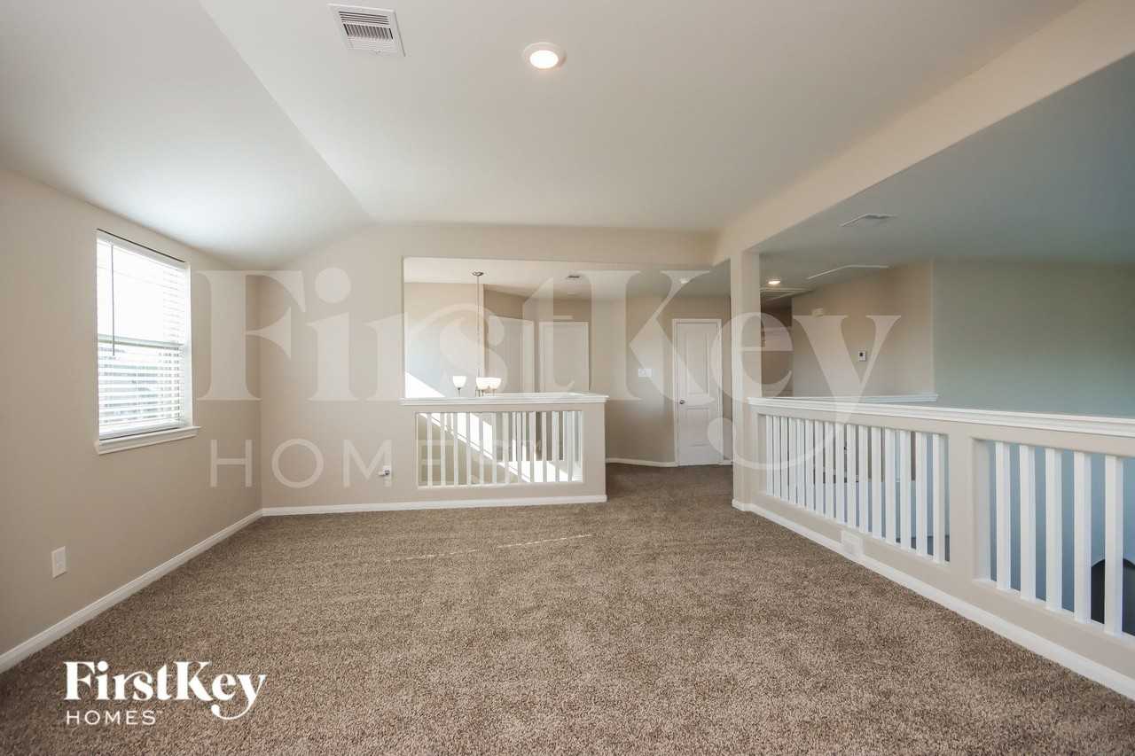 6193 White Oak Leaf Loop - Photo 7 of 15