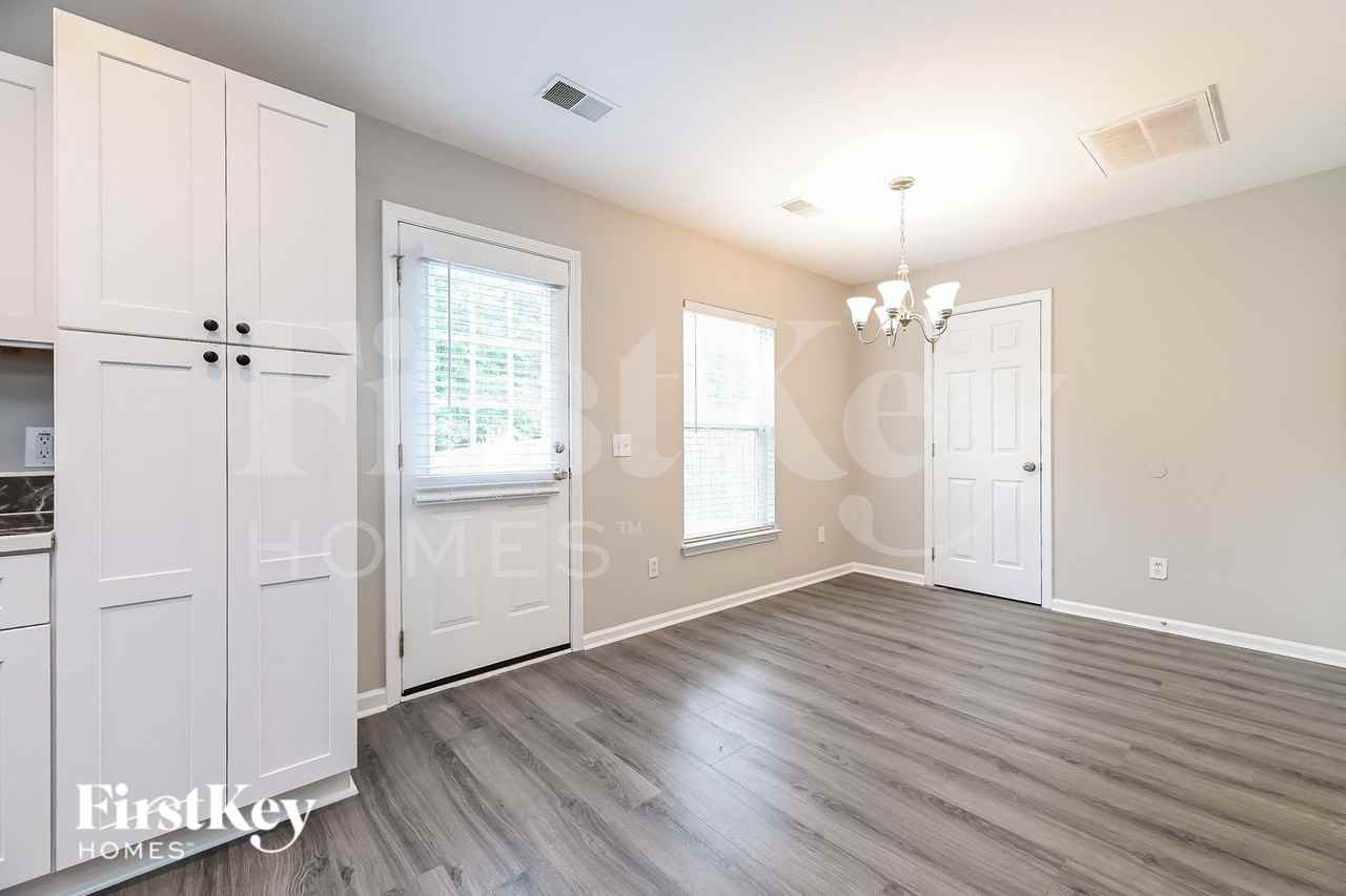 105 Vinca Dr - Photo 5 of 15