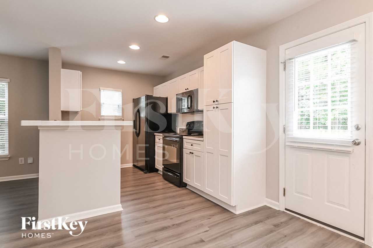 105 Vinca Dr - Photo 7 of 15