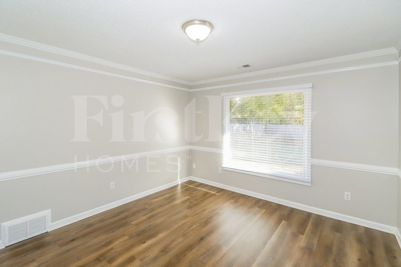 8827 Dewberry Ln - Photo 6 of 18